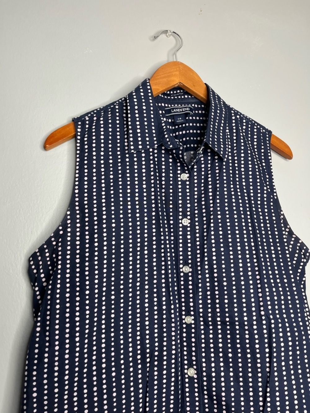 Lands' End Navy Sleeveless Button-Front Shirt with White Dot Stripes - Picture 3 of 6